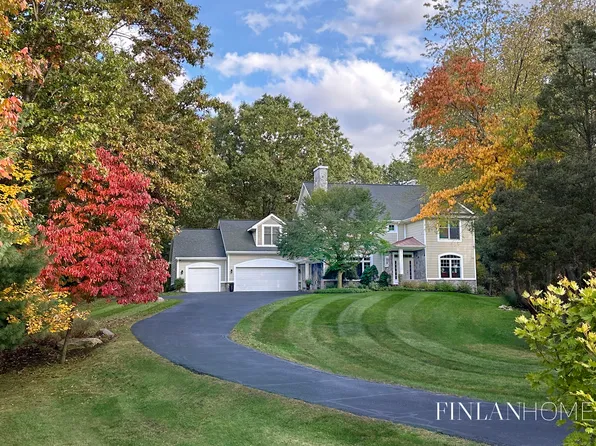 8143 Crancreek Dr NE, Ada, MI 49301