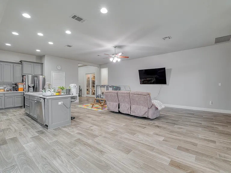 2424 Orchard Way — Photo 9