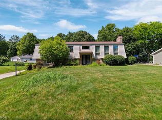 1229 Scenicrest St NW, Uniontown, OH 44685