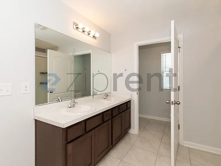 86135 Railway Pl — Photo 24