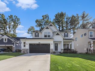 13472 Ashton Ct, Nunica, MI 49448