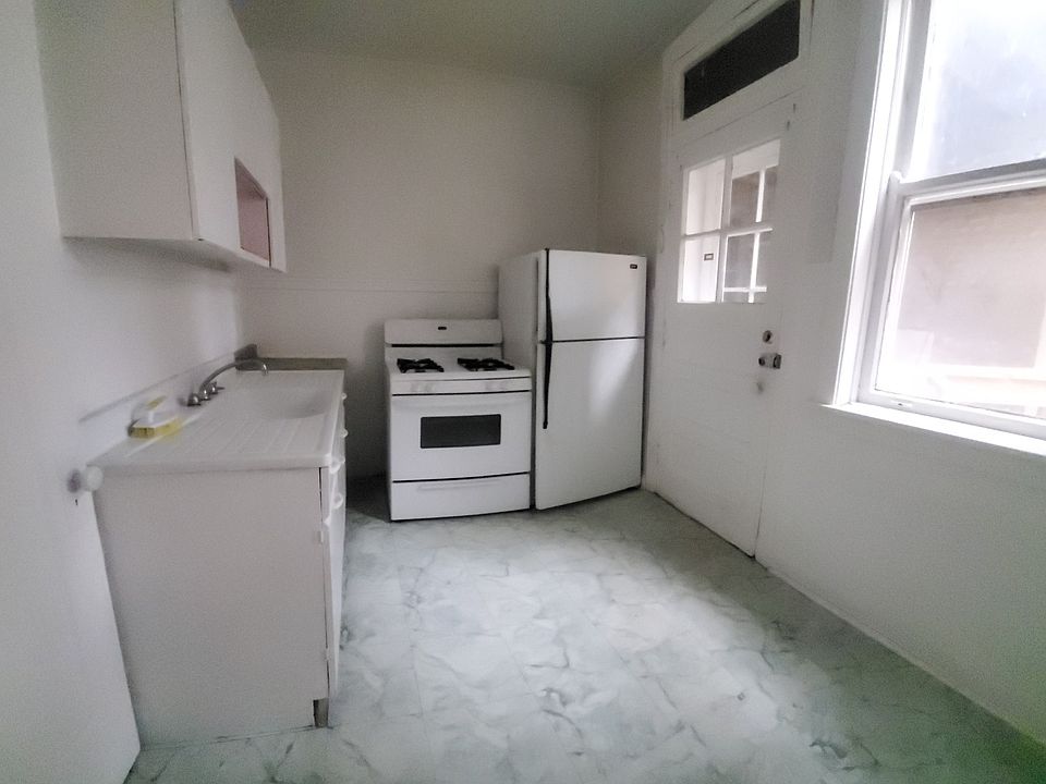 1st image of 5023 N Winchester 1st Floor