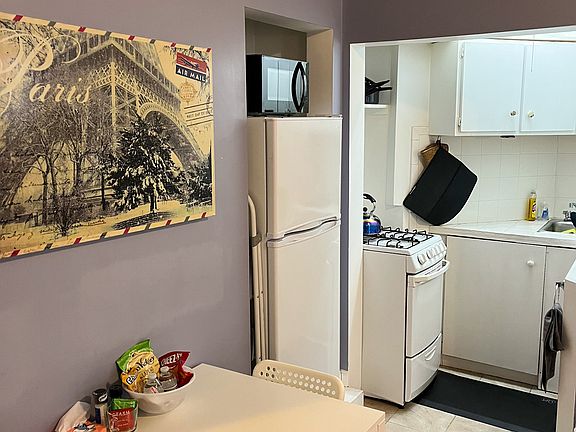 3rd image of 65 Burbank St APT 26