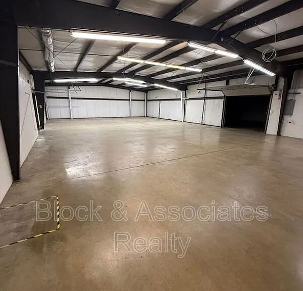 508 Hoover St — Photo 3