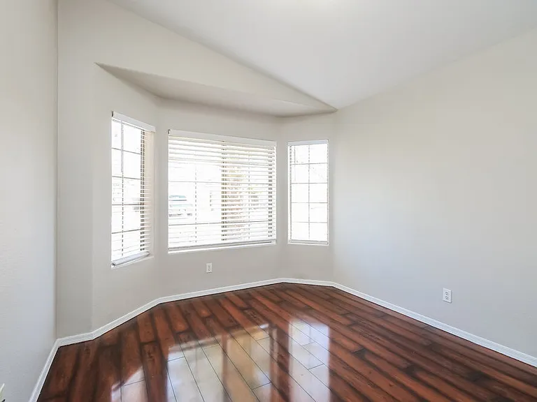 1617 W Kesler Ln — Photo 13