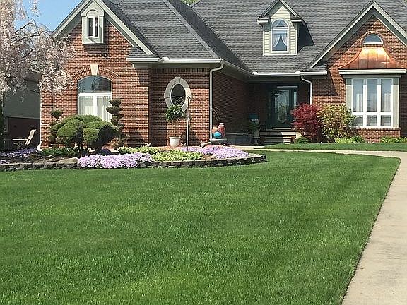 Sits far away from street