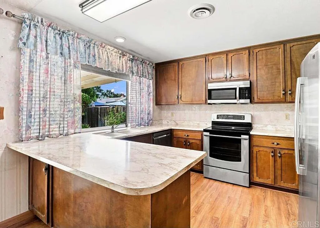 3 bed, 111 sqft, $2,000 — Photo 4