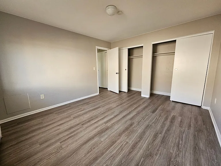 1990 N Beeler St #8 — Photo 11