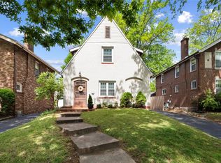 1249 Boland Pl, Saint Louis, MO 63117