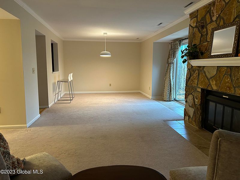 5th image of 39 Commonwealth Drive