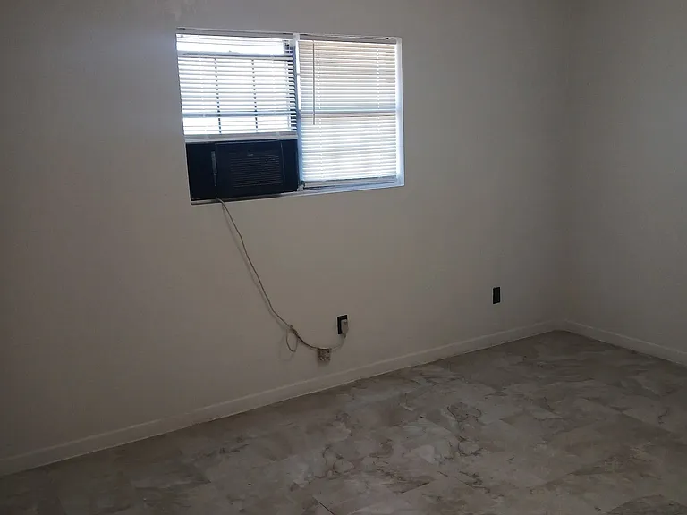 1217 S Maddox Ave — Photo 9