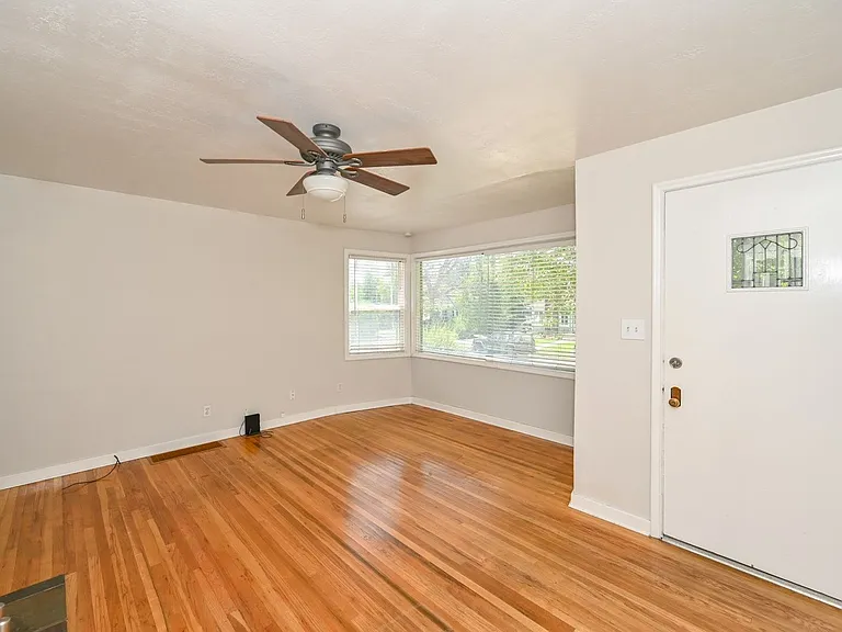 2789 S Alden St — Photo 10