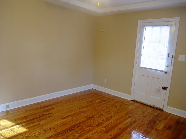 8401 Greenwood Ave — Photo 13