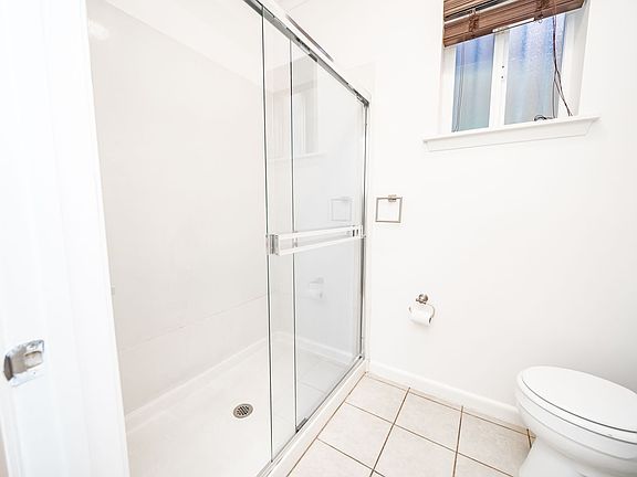 5th image of 702 W Macarthur Blvd #702C