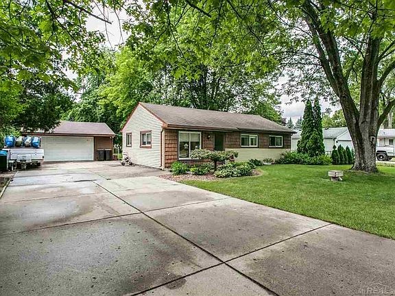 2nd image of 50941 Dartmoor Dr