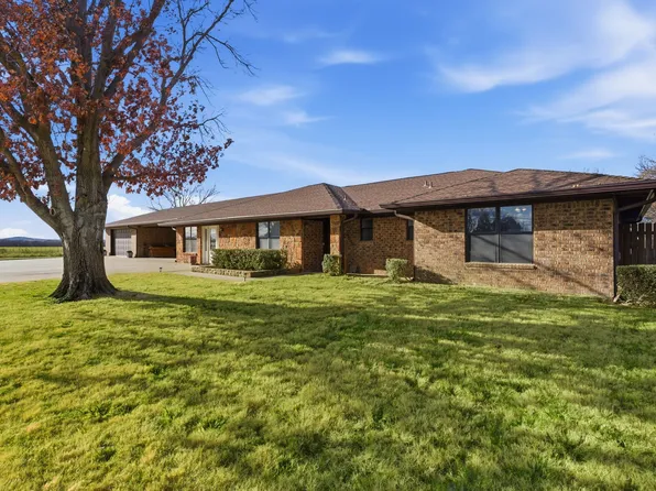 111 Mustang Dr, Graham, TX 76450