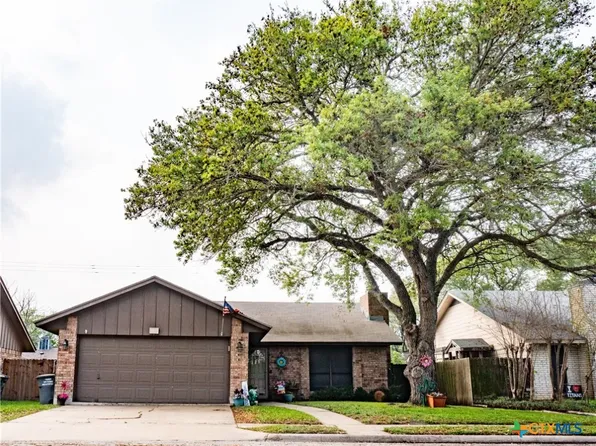 110 Cromwell Dr, Victoria, TX 77901