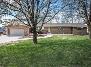 202 Lockwood Dr, Collinsville, IL