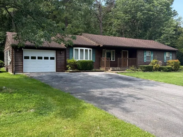 110 Layside Dr, Winchester, VA 22602