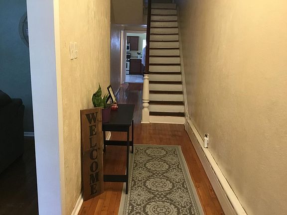 Entrance way & Staircase
