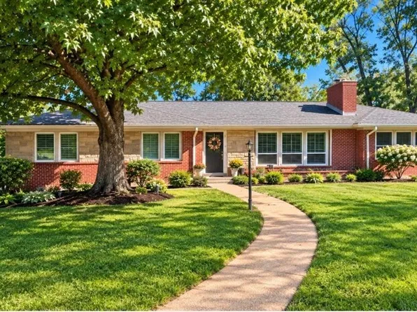 13 Spoede Hills Dr, Saint Louis, MO 63141