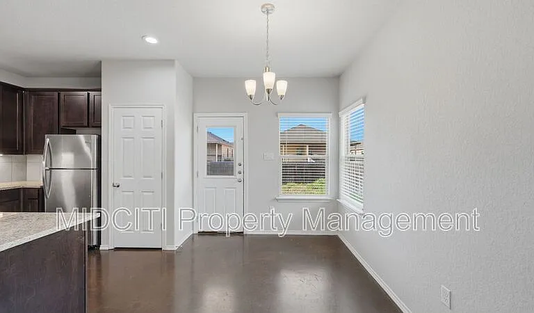 1134 Renee St — Photo 8
