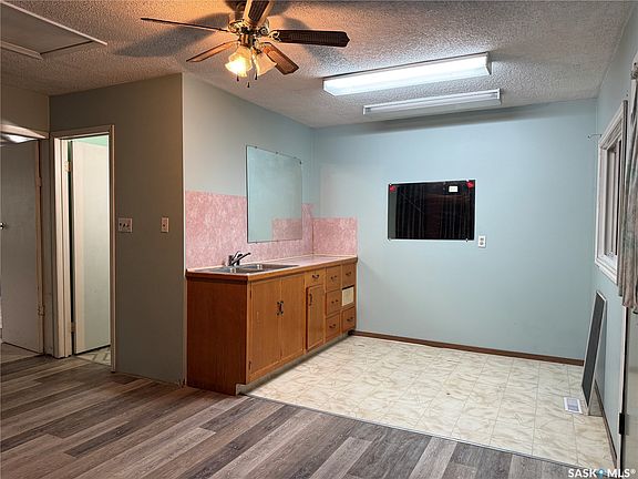4th image of 25 Home Street W