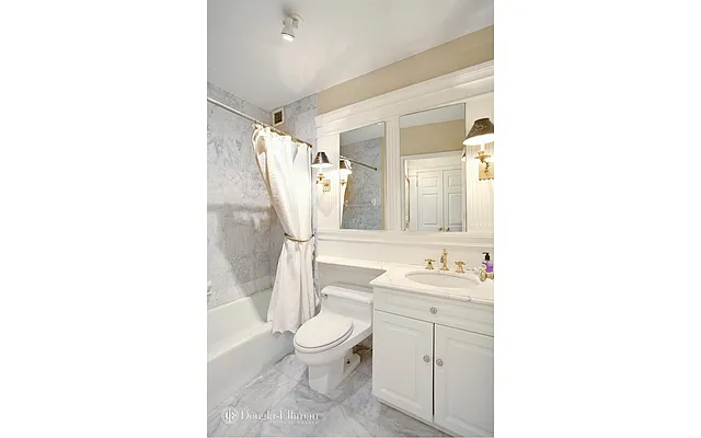 Rented by Douglas Elliman | media 16