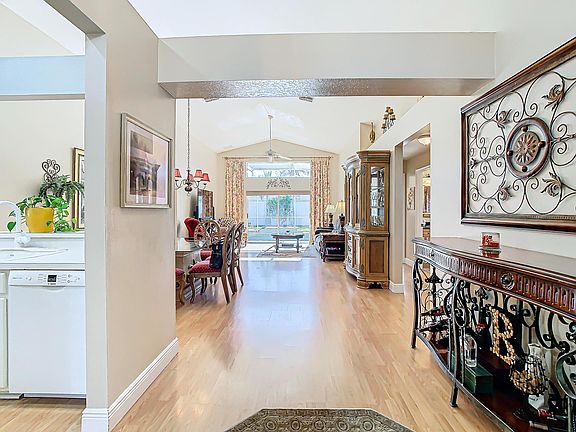 4th image of 4217 Pine Isle Drive