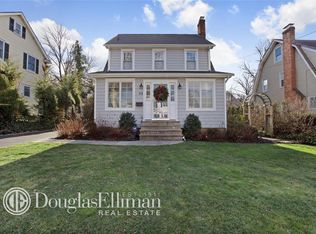 64 Beechwood Ave, Manhasset, NY 11030