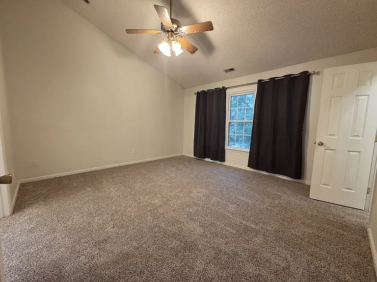 553 Broad Bend Cir — Photo 17