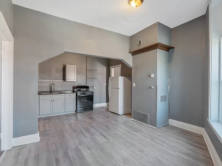 315 N Salina St — Photo 6