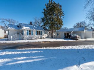 336 W Morgan St, Dixon, IL 61021