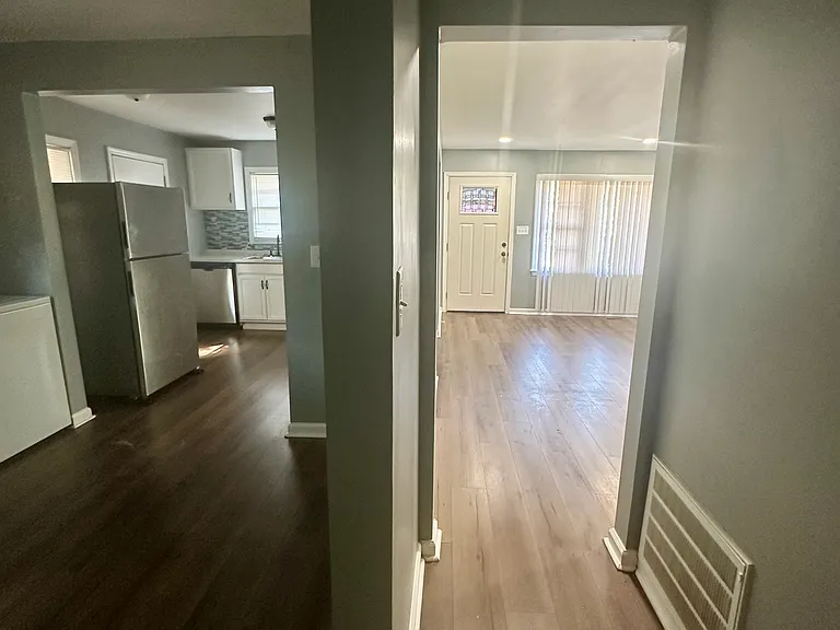 1560 Minurva Dr — Photo 6