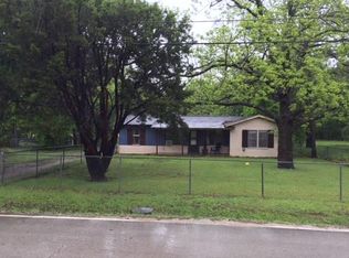 220 Shoreline Dr S, Azle, TX 76020