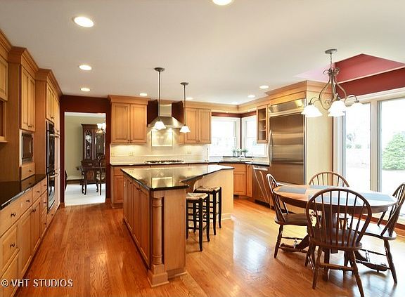 5th image of 3850 Bordeaux Dr