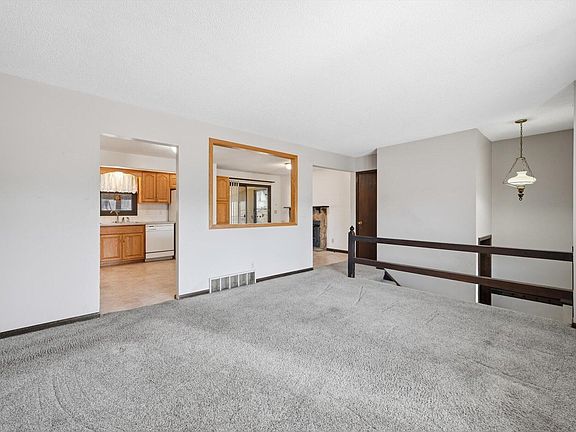 5th image of 502 Timber Cir