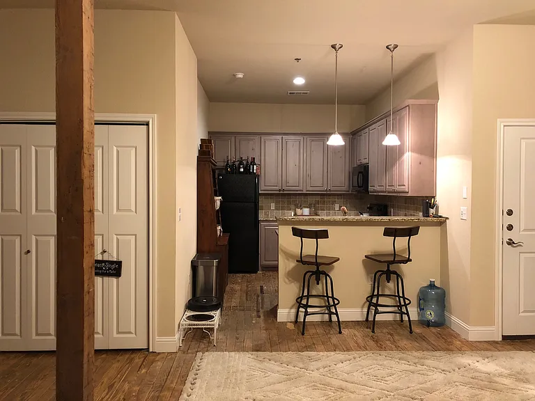 700 Franklin Ave #15 — Photo 2