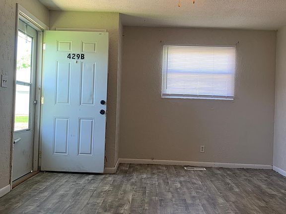 3rd image of 429 E Moneta Ave APT B