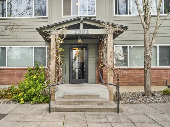 2301 SE Caruthers St APT 1, Portland, OR 97214