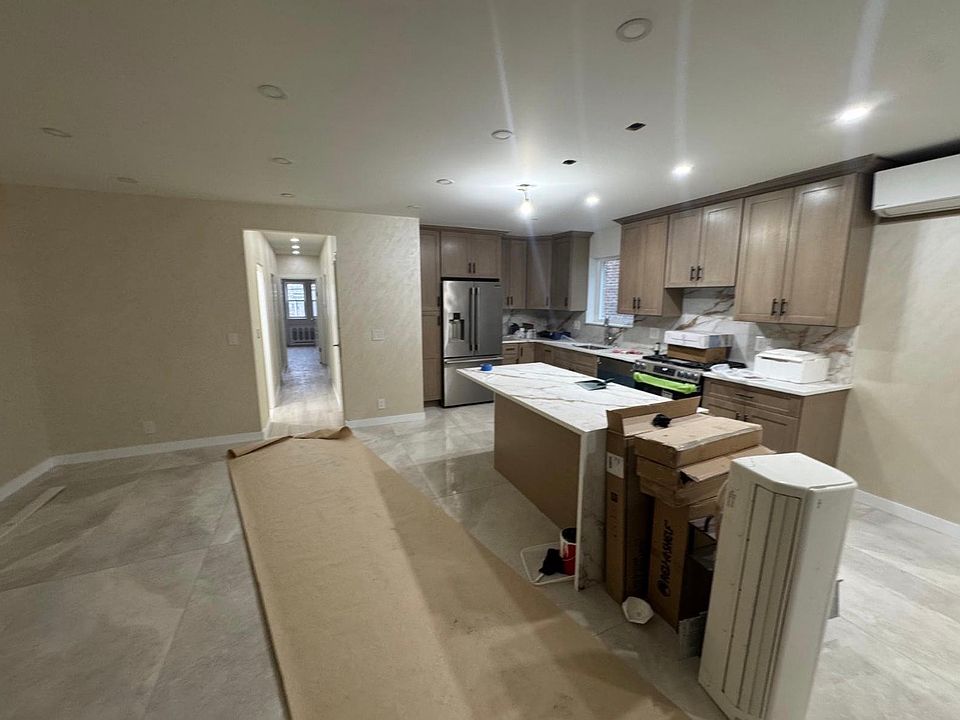 1st image of 164 Pembroke St #2