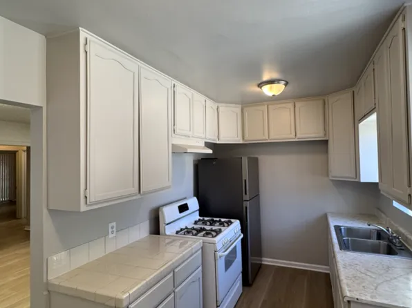 11421 S Normandie Ave #5, Los Angeles, CA 90044