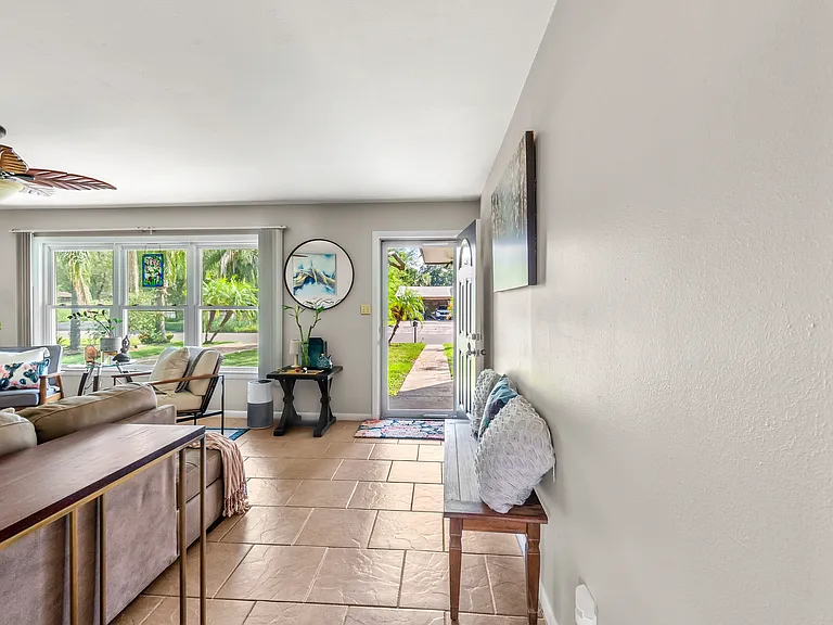 806 Florida Ave — Photo 14
