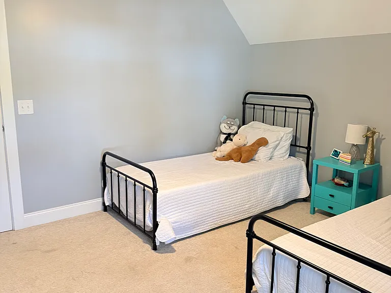 Large 2nd room