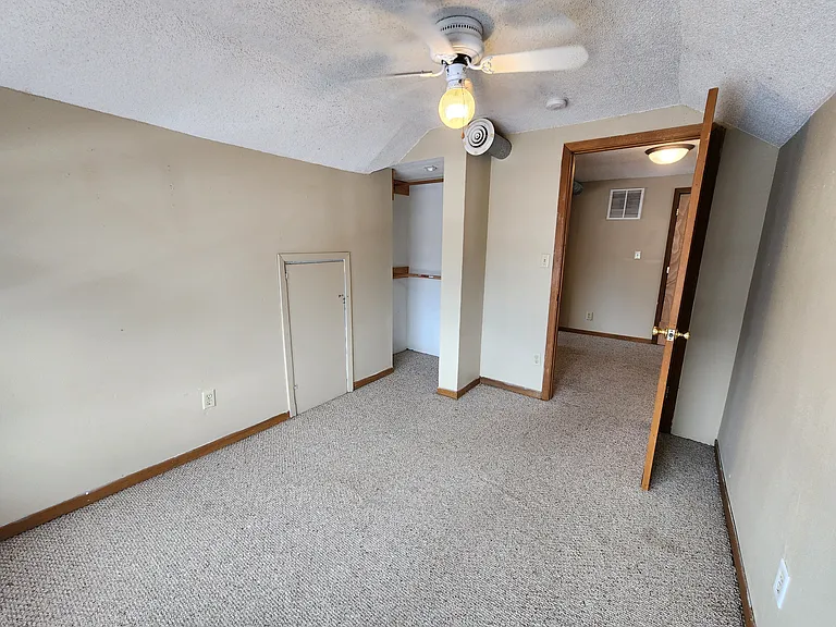 604 1/2 W Seerley Blvd — Photo 18