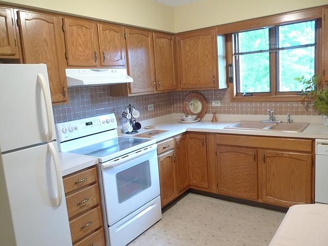 1st image of 11042 S Theresa Cir APT 1B