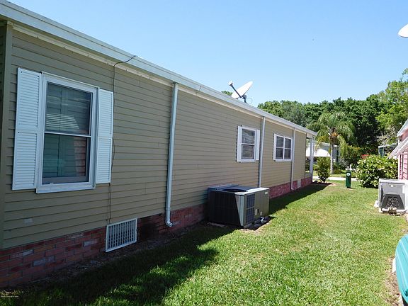 3rd image of 4345 Twin Lakes Dr