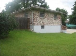 8304 Stark Ave, Raytown, MO 64138