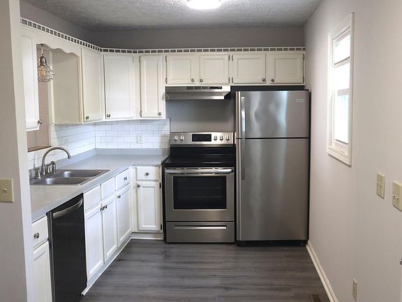 3rd image of 507 Dowd St