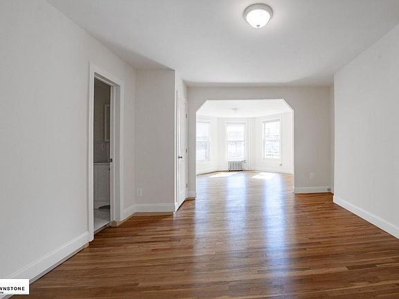 3rd image of 220 Degraw St #2